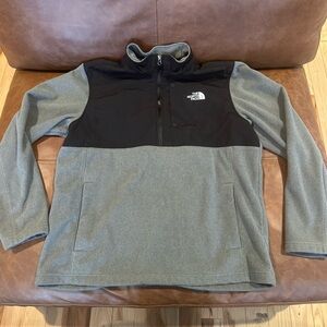 The North Face Black and Gray Fleece Pullover, Size XL Men’s